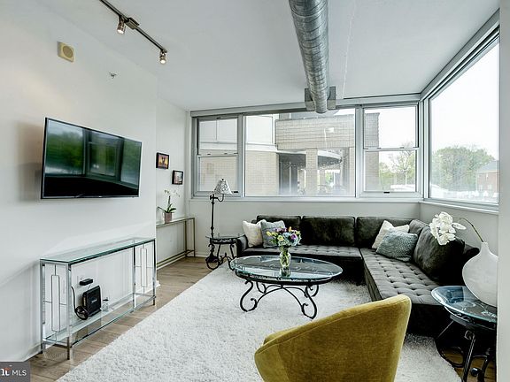 2nd image of 3409 Wilson Blvd Unit 205