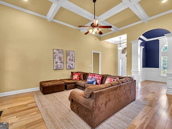 5th image of 805 Arbor Ln