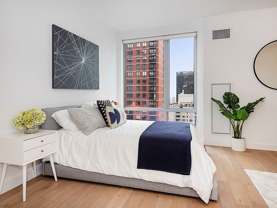 1st image of 225 E 39th St #25M