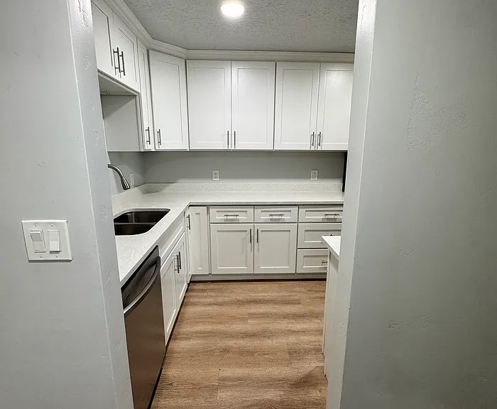 42 W Lester Ave #F17 — Photo 3