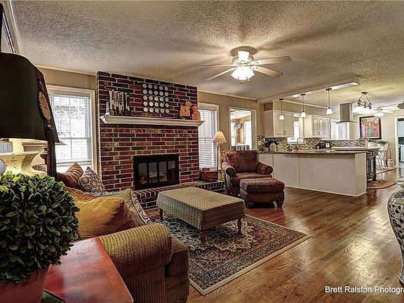 4th image of 986 N Tanglebriar Ln
