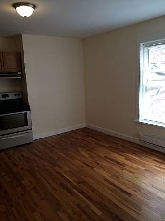 1st image of 7450 N Greenview Ave APT 33
