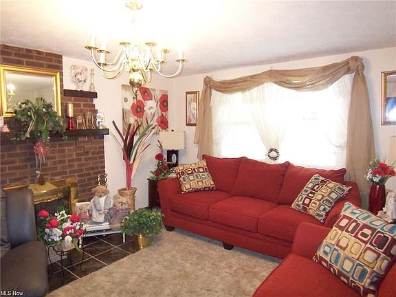 3rd image of 2204 Melinda St
