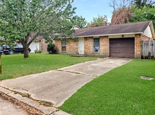 4818 Caranchua Reef St, Bacliff, TX 77518