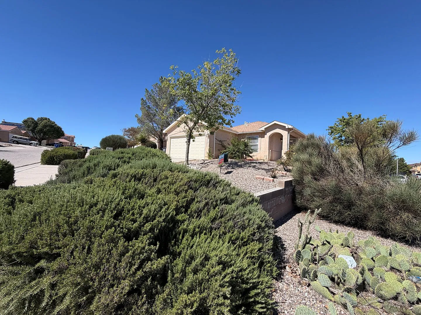 3 Bedroom Single Story Home Available Near Unser Blvd NW & McMahon Blvd NW! — Photo 2