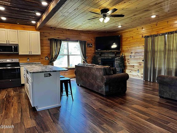 5th image of 406 Oak Sky Way