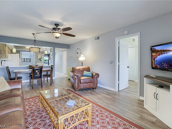4th image of 4805 Sorrento Ct #103