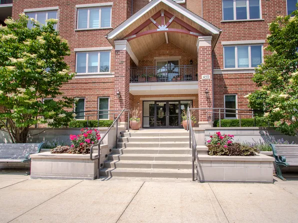 450 Village Grn Unit 309, Lincolnshire, IL 60069