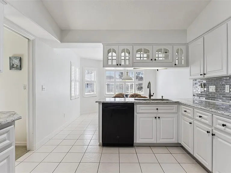 5811 Princess Caroline Pl — Photo 3