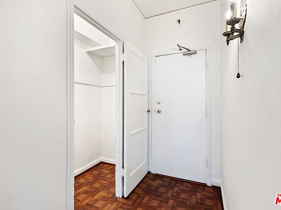 5th image of 634 S Gramercy Pl #704