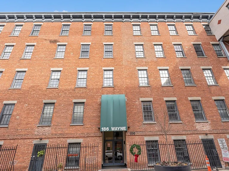 186 Wayne St #321D — Photo 18