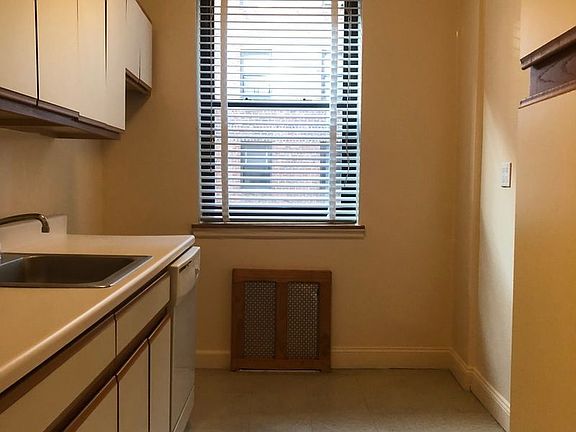 2nd image of 6939 Yellowstone Blvd APT 223