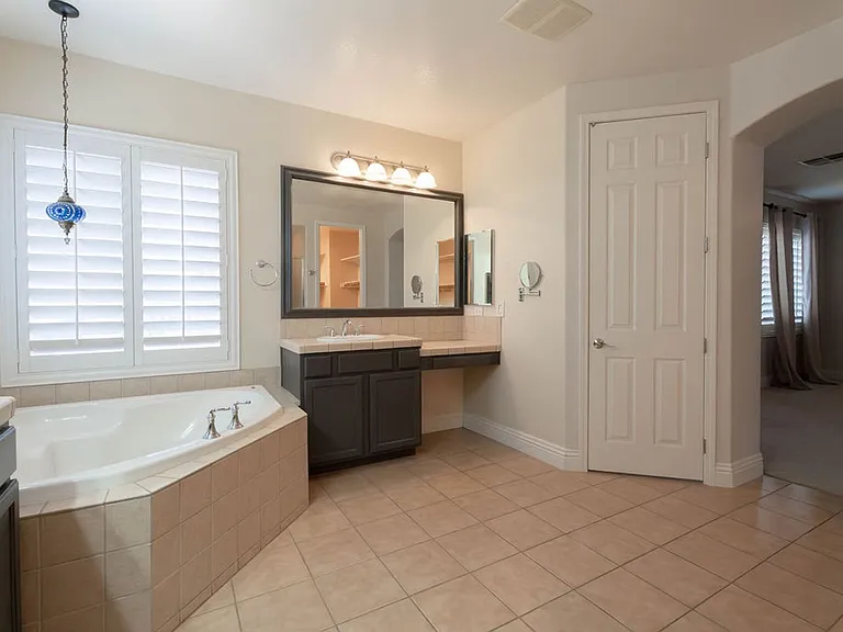10387 Sweet Laurel St — Photo 32