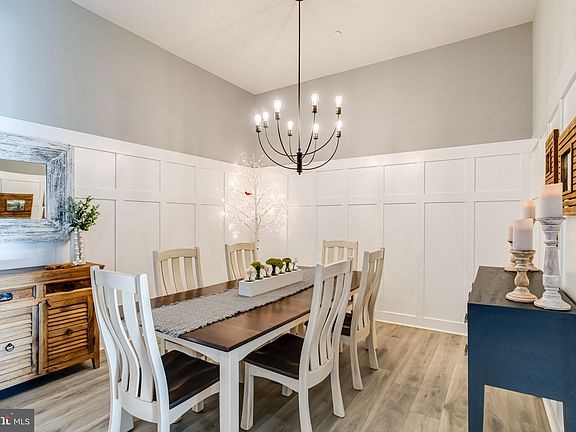 3rd image of 2521 Monarch Way