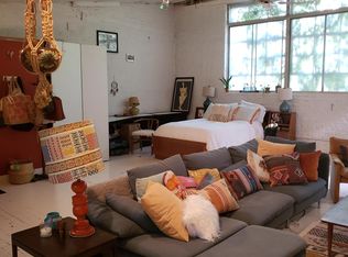 511 W Barry Ave #CH, Chicago, IL 60657