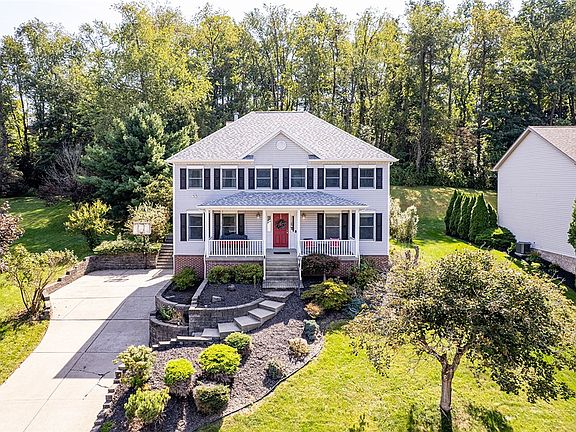2nd image of 82 Laurel Dr