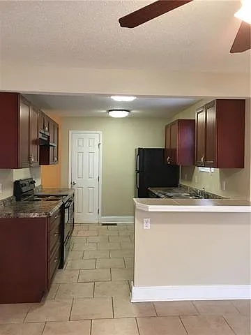 6225 Cameron Blvd — Photo 2