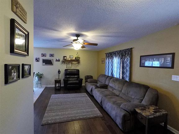 5th image of 601 S Bryan Ave
