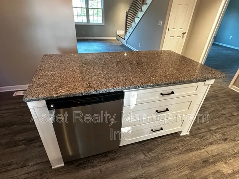 2208 Sanderson Rd — Photo 7