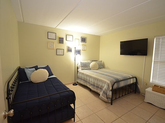 4th image of 2401 Gulf Blvd #107