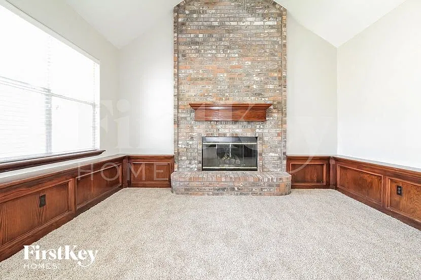 4 bed, 3.0 bath, 2584 sqft, $2,870 — Photo 3