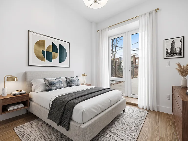 379 Hawthorne St #1W — Photo 1