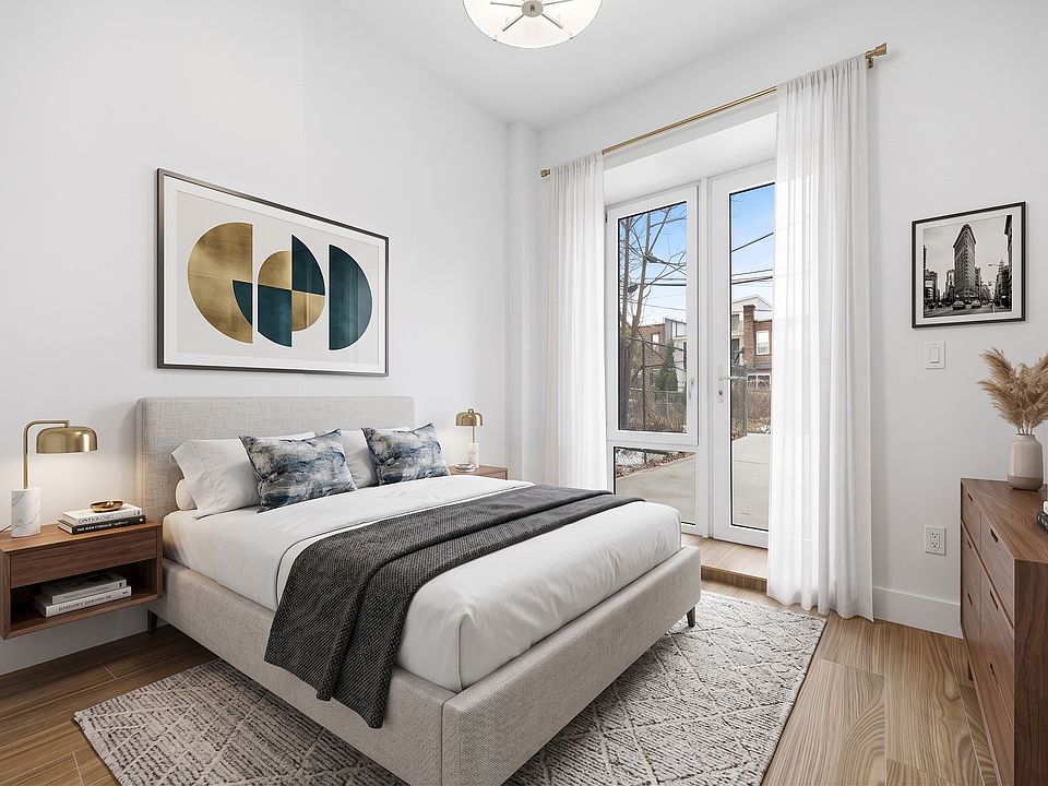 1st image of 379 Hawthorne St #1W