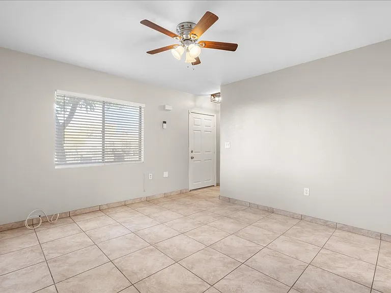 2207 N 9th Ave — Photo 7