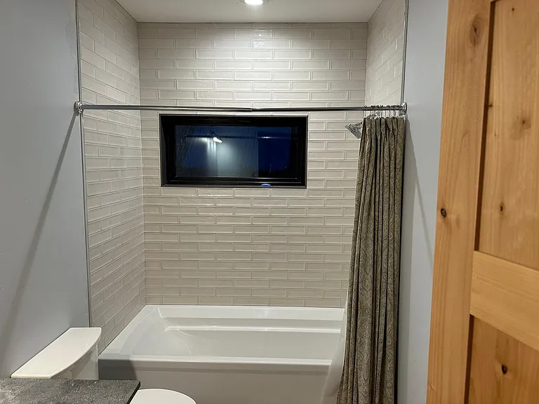 435 NW Strawberry Mount Pl — Photo 5