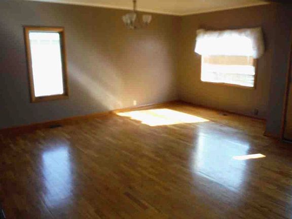 5th image of 1312 Dakota Ave
