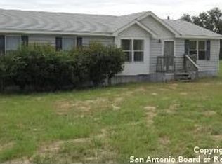 325 Flagstone Dr, Poteet, TX 78065