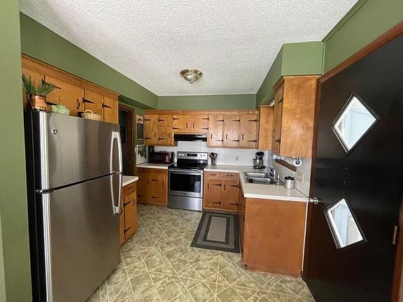 3rd image of 425 N Mohawk Dr