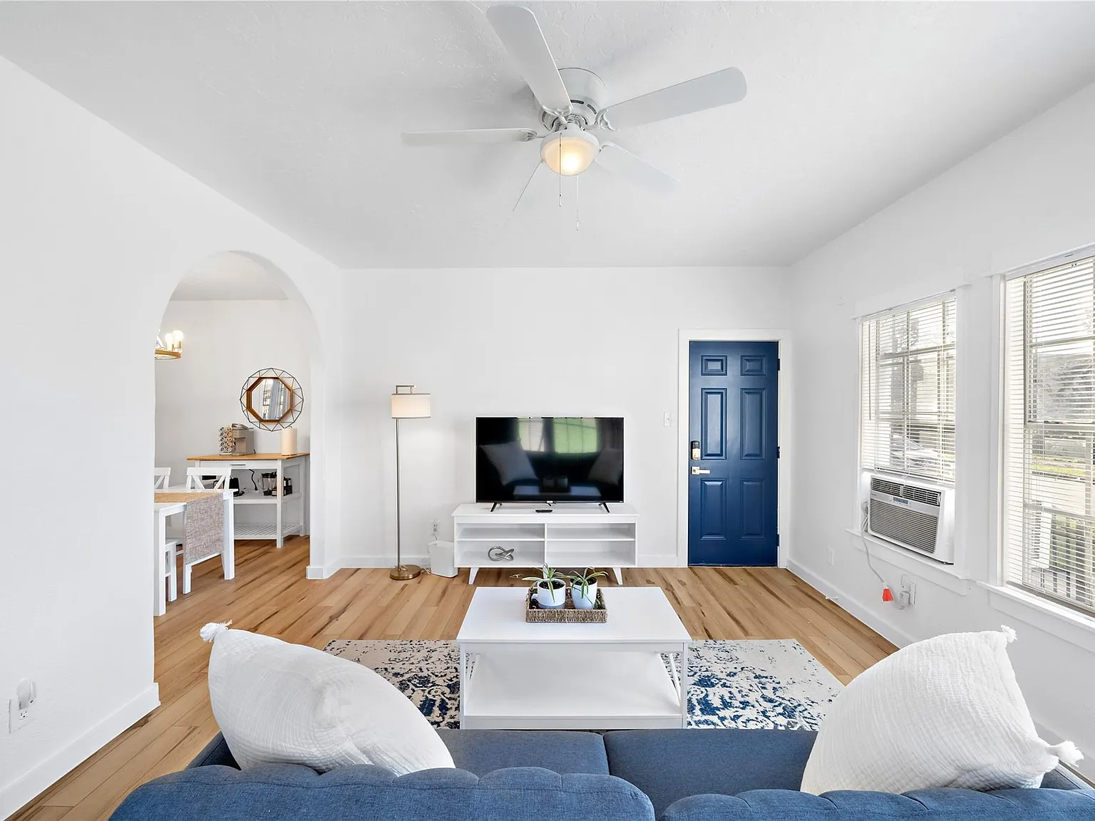 1 bed, 1.0 bath, 690 sqft, $1,300 — Photo 4