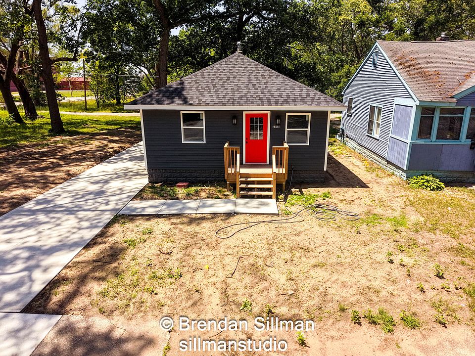 1st image of 2645 Howden St