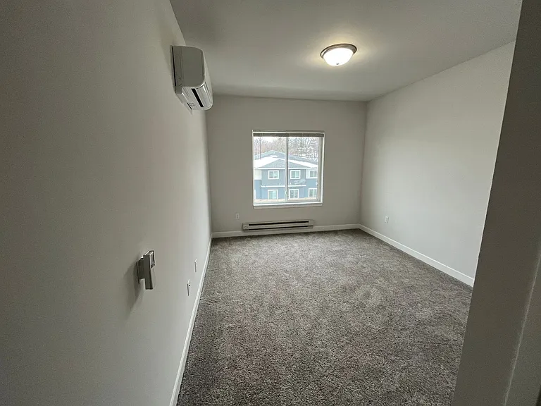 Cottage Grove Commons: Gaston — Photo 98