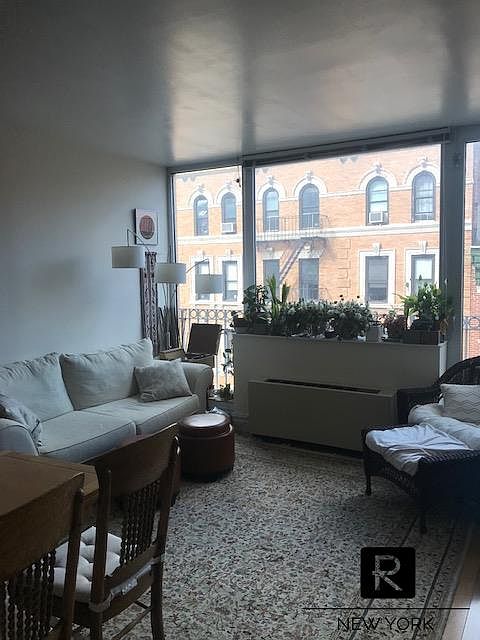 1st image of 158 Hester St APT 5C