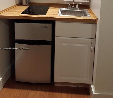 4th image of 3025 Indian Creek Dr APT 106