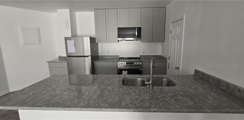 1st image of 4951 Larkspur Ln #Basement
