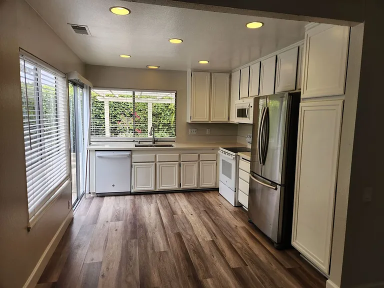 26731 Valpariso Dr — Photo 10