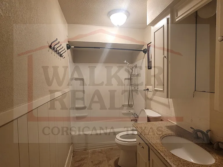200 S Beaton St #202 — Photo 11