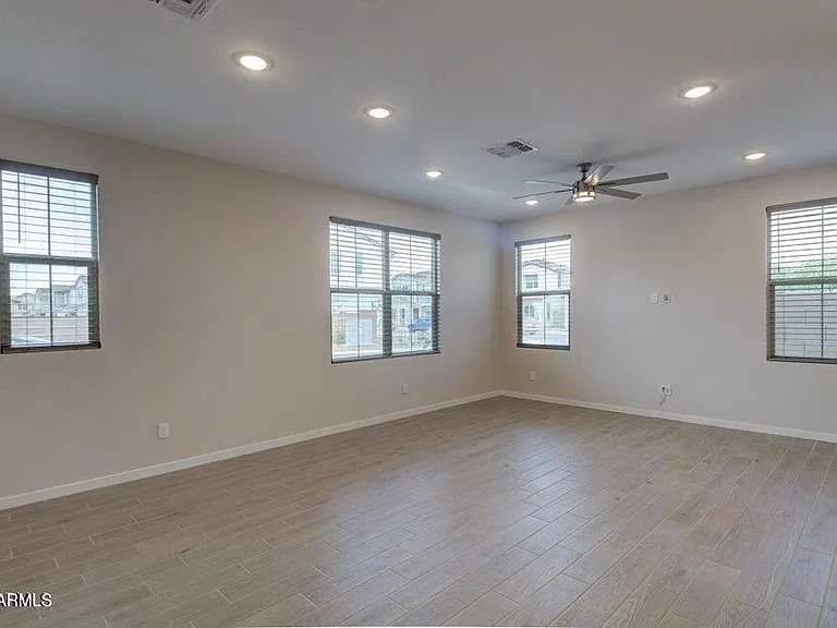 2831 S Central Dr — Photo 11