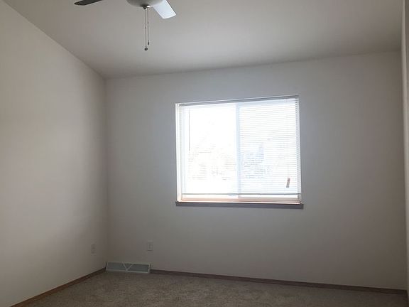 5th image of 1405-07 Glacier Hill Dr