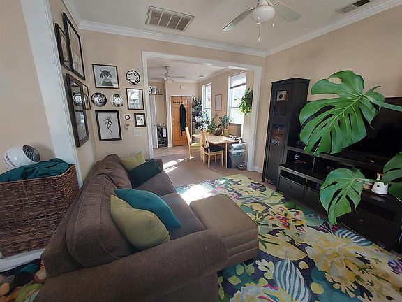 5th image of 2024 N Wolcott Ave #2
