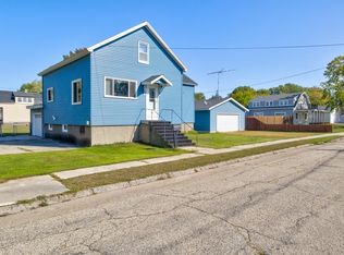 301 E Bay Shore St, Marinette, WI 54143