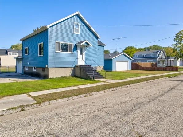 301 E Bay Shore St, Marinette, WI 54143