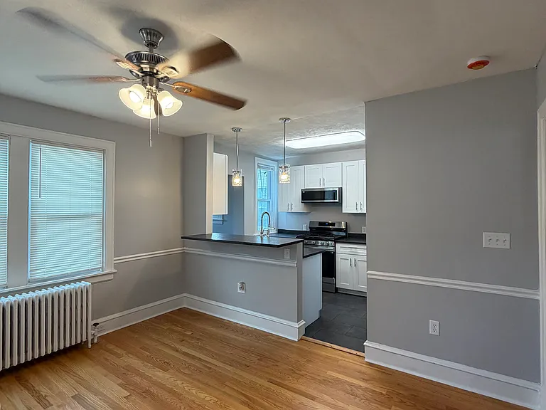 619 W 27th St — Photo 9
