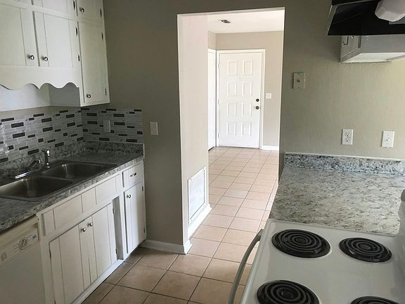 5th image of 3017 Oak Hammock Ln #C
