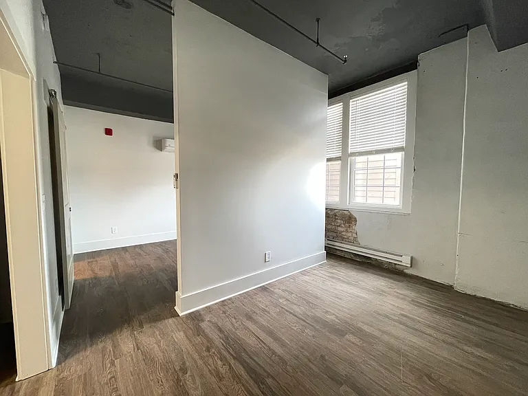 300 N 5th St — Photo 9