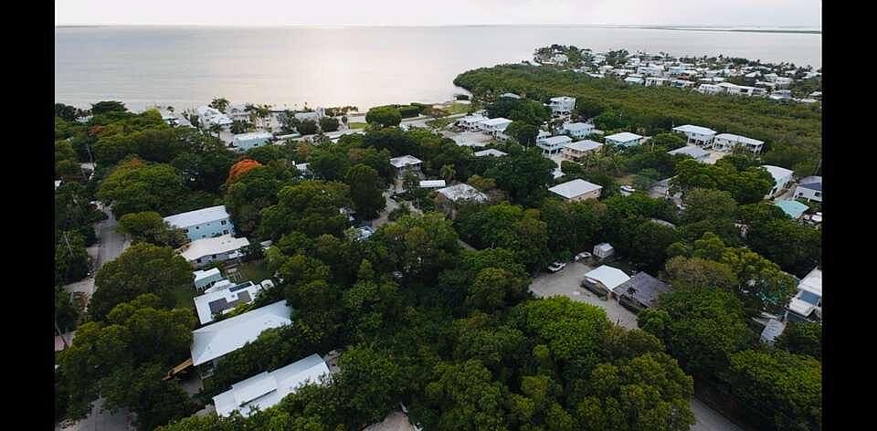 1st image of 31 Dolphin Rd
