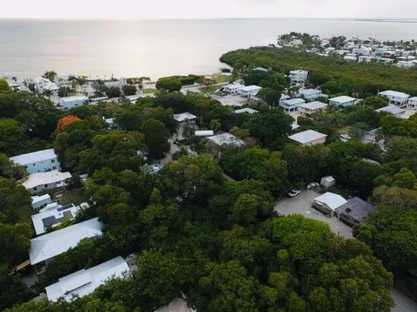 31 Dolphin Rd, Key Largo, FL 33037